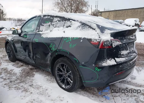 2025 Tesla Model Y Long Range Dual Motor All-Wheel Drive from USA, damaged, VIN 7SAYGDEE5SF302546